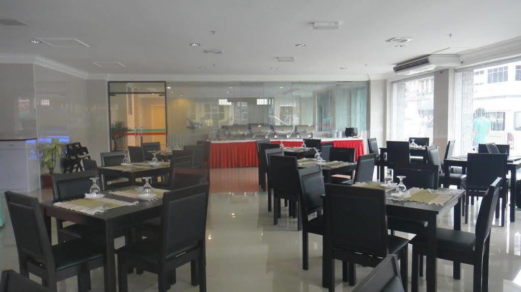 Silam Dynasty Hotel Lahad Datu Exteriör bild